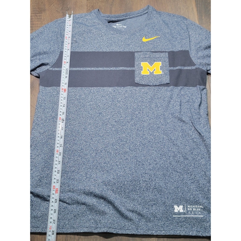 Nike Michigan Wolverines Mens Large Blue Heather Pocket T-Shirt‎ FA180104NIG